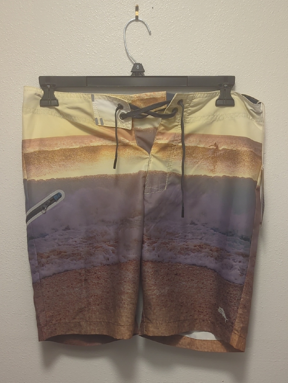 NWT Tommy Bahama Men’s Artist Series Molokai Sunset Break Board Shorts Size 30